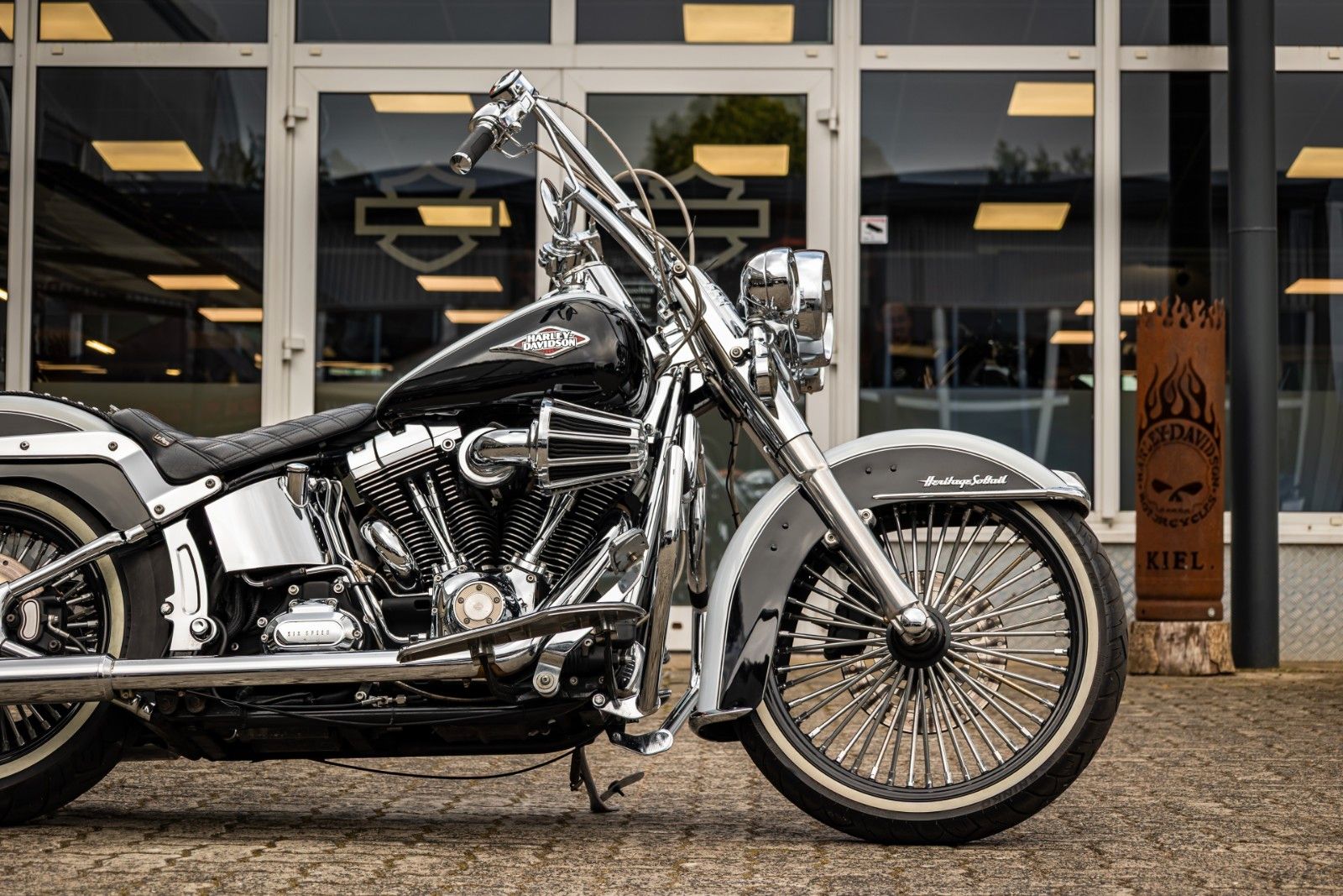 Fahrzeugabbildung Harley-Davidson FLSTC Heritage Classic Twin Cam 96 cui - Chicano
