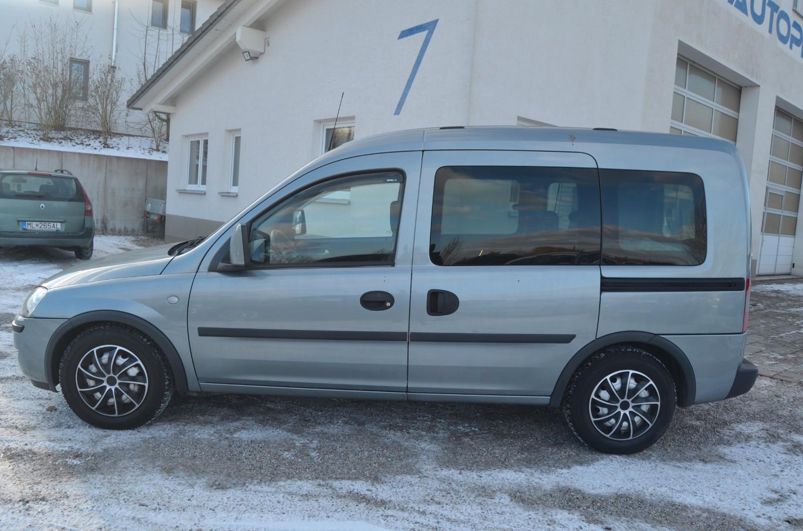 Opel Combo 2010 — photo 8