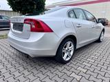 Volvo S60 T3 Summum Aut. - LEDER+NAVI+XENON+SHD+CAM - Volvo S60: Limousine