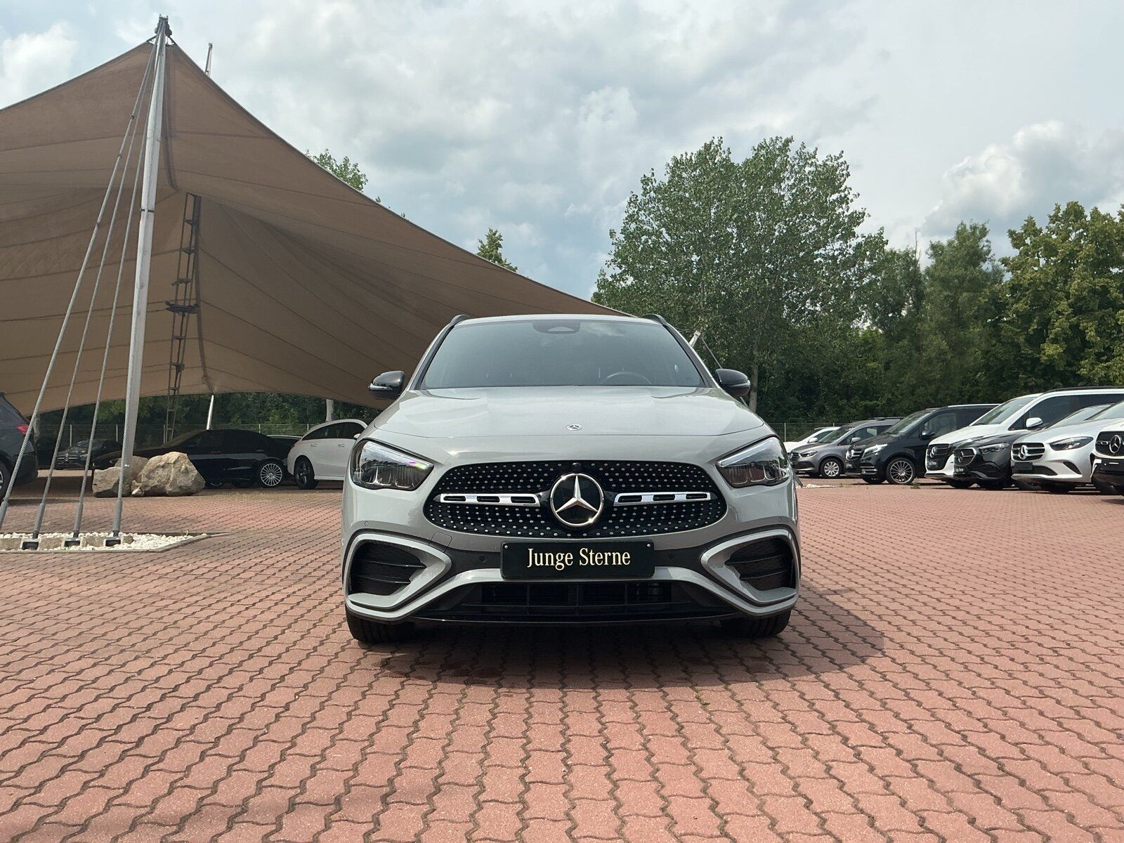 Mercedes-Benz GLA 180 Edition AMG Standh RüKam Nightp Distro imagem 2