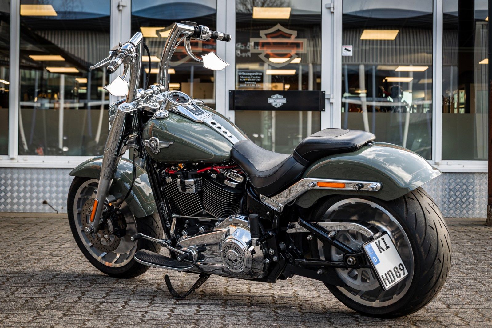 Fahrzeugabbildung Harley-Davidson FLFBS Fat Boy Softail 114 - Jekill & Hyde -