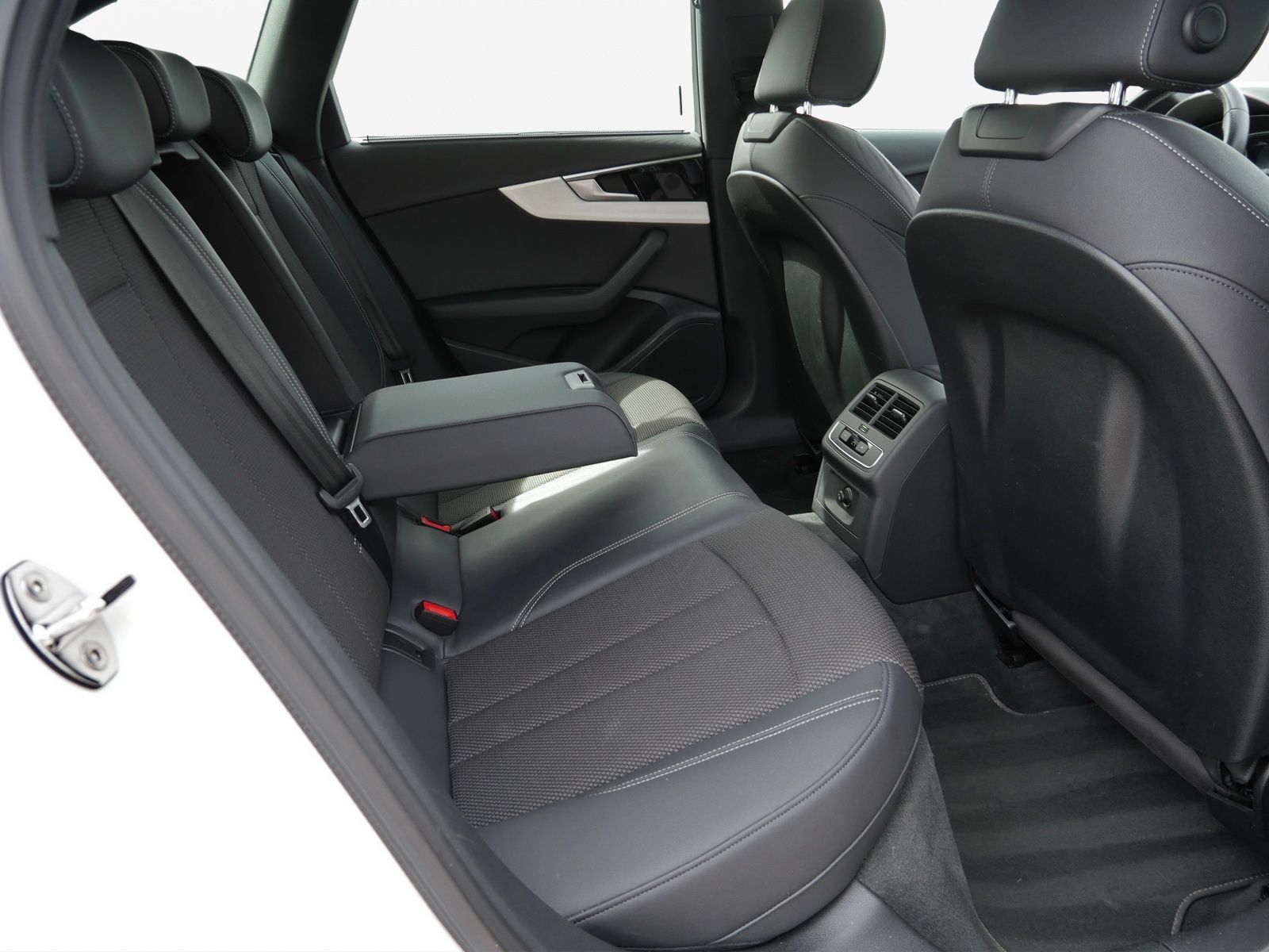 Audi A4 - Bild 16