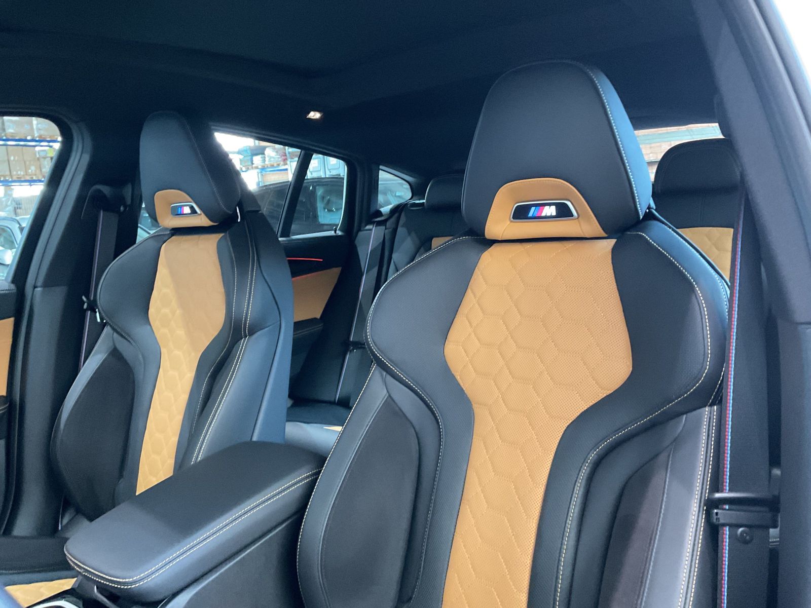 Fahrzeugabbildung BMW X4 M Panorama-Glasdach, 21" M LMR, M Competition