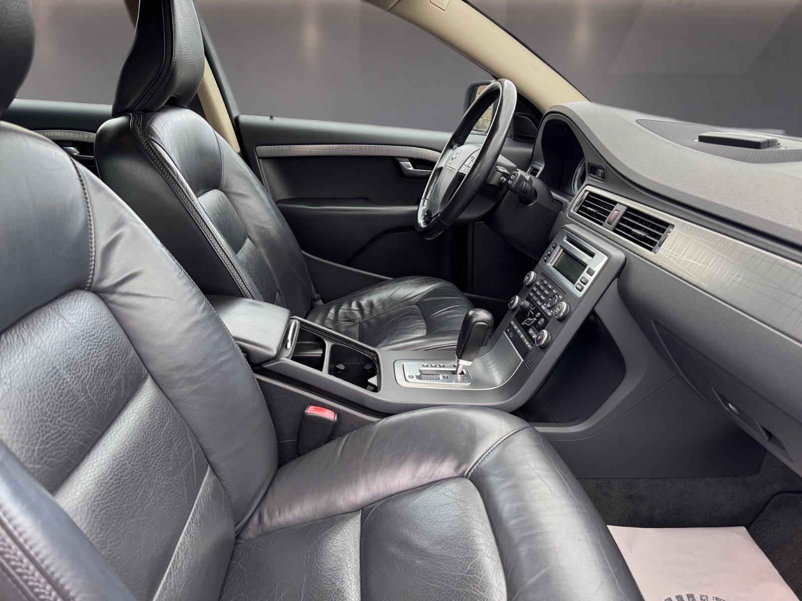 VOLVO XC70 2.4 D5 185CH MOMENTUM AWD
