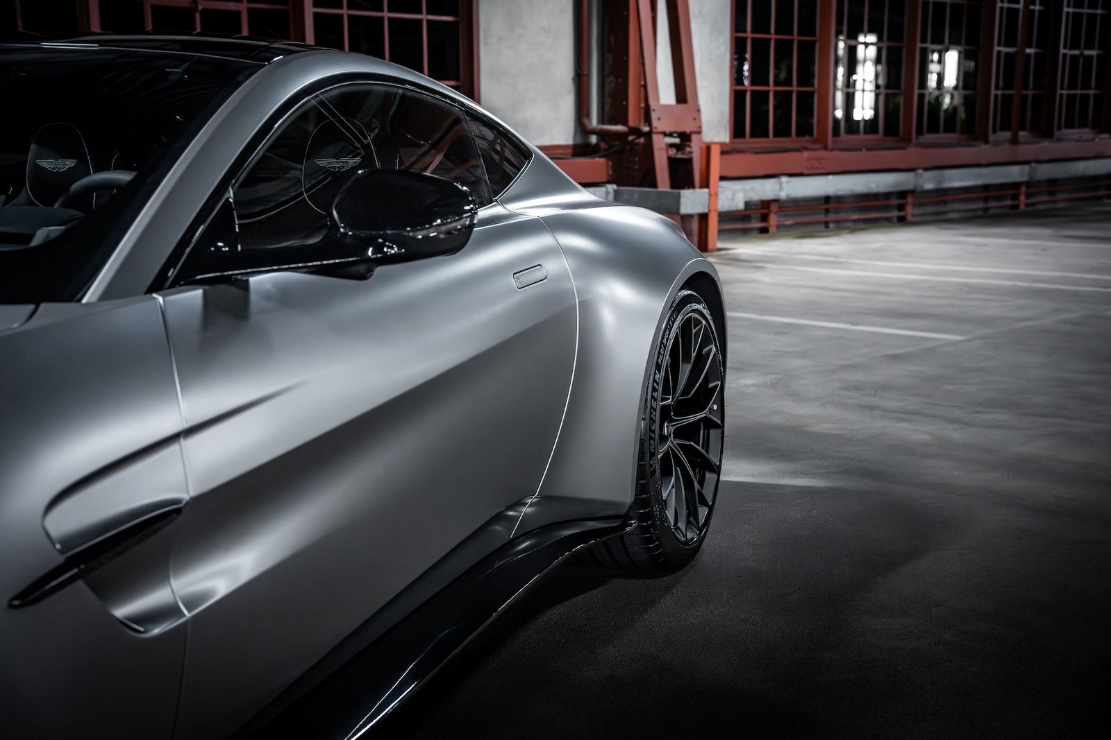 Fahrzeugabbildung Aston Martin V8 Vantage BOWERS&WILKINS|TRAUMAUTO|MY25