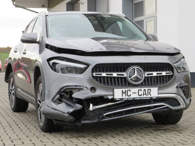 Mercedes-Benz GLA 200 DCT