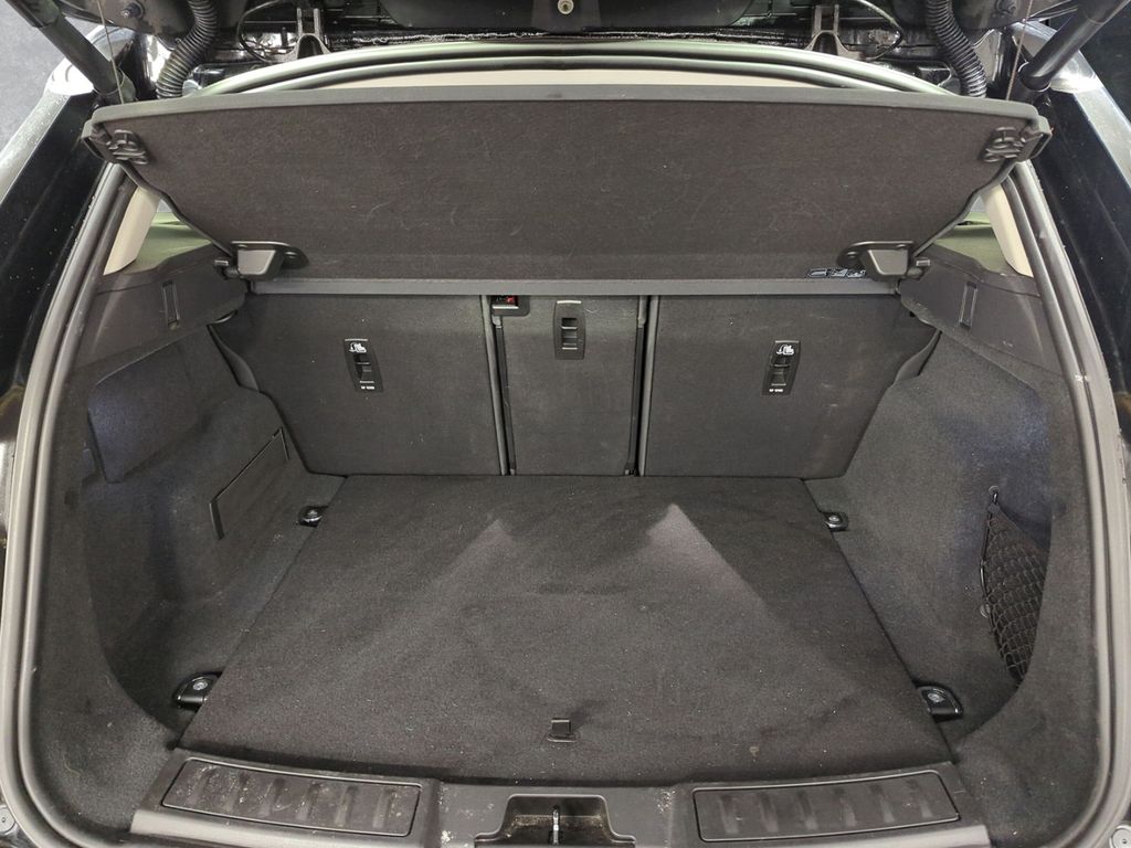 Land Rover Range Rover Evoque P300e SE MERIDIAN MEMORY ACC