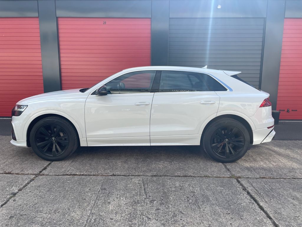 Image of Audi Q8