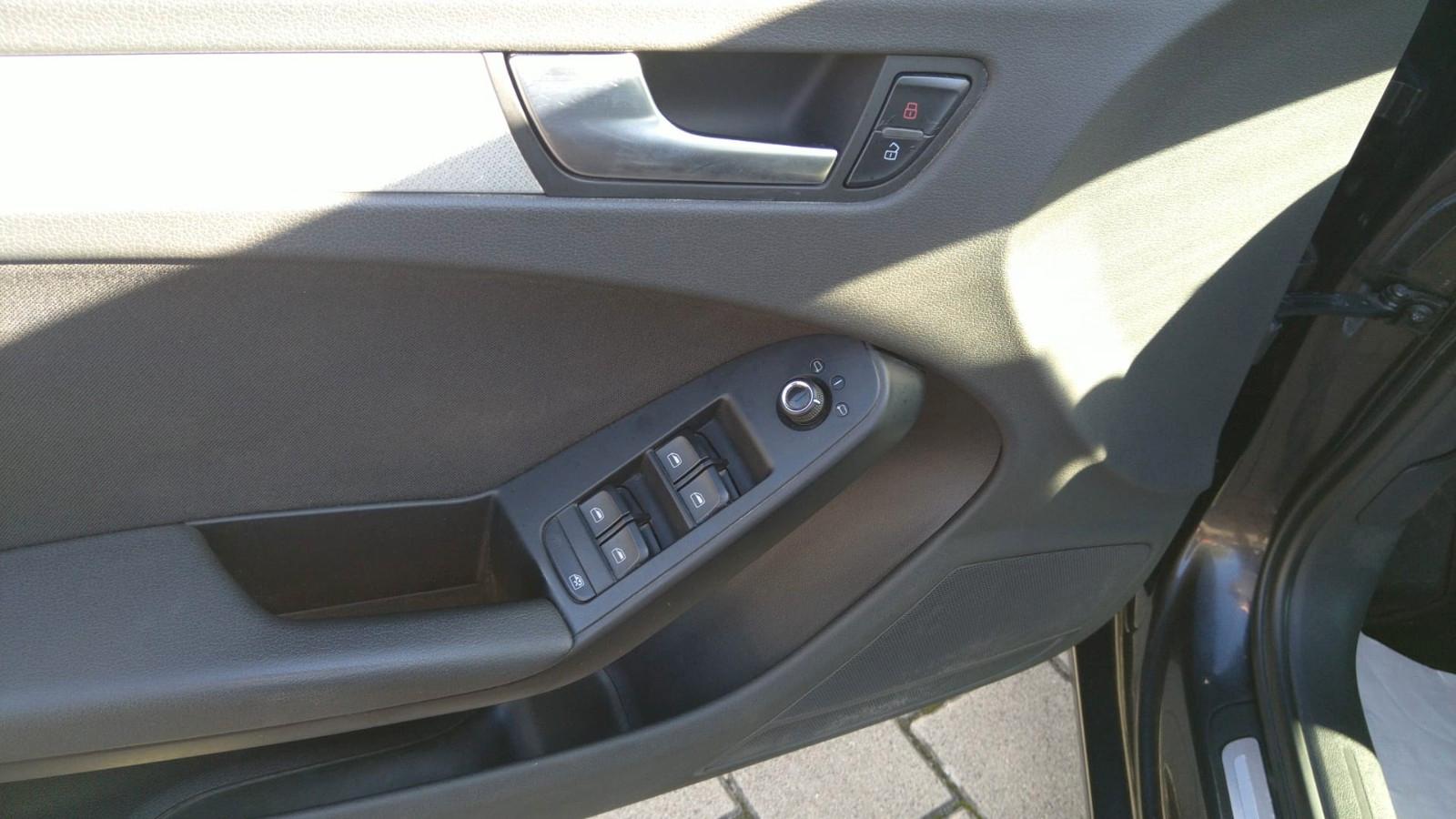Audi A4 2009 — photo 8