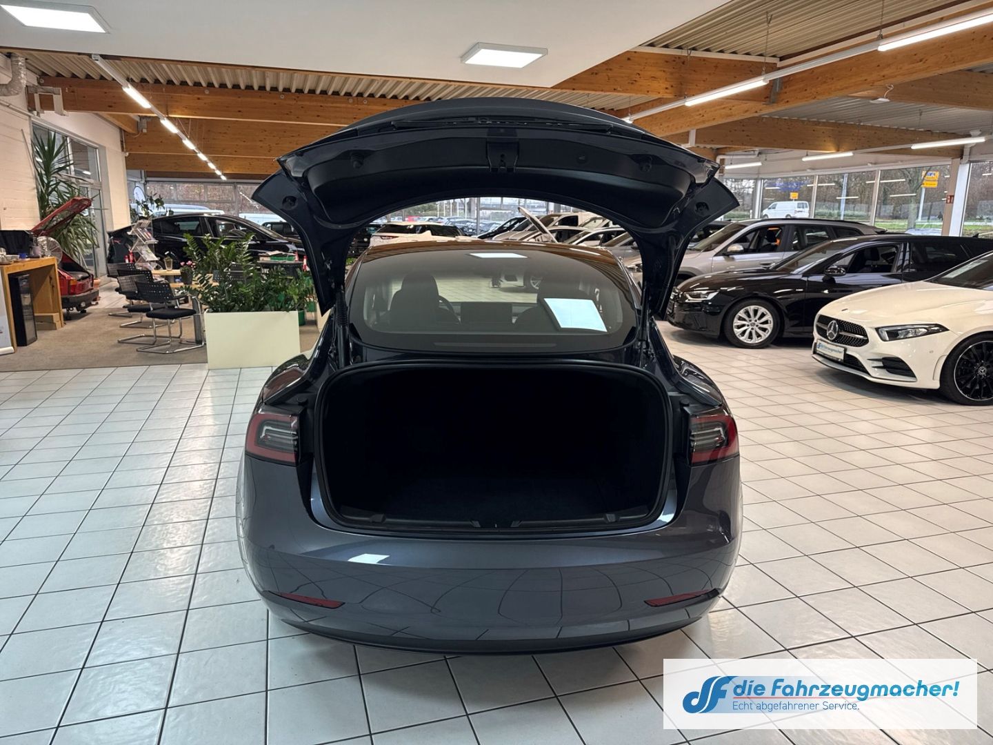 Fahrzeugabbildung Tesla Model 3 Long Range RWD Soundsystem ACC El. Heckk