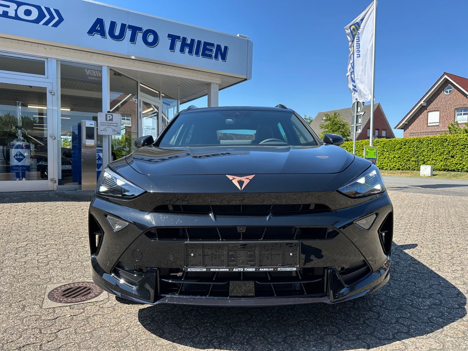 Fahrzeugabbildung CUPRA Formentor 1.5 eTSI DSG Pano/AHK/Navi/ACC/LED