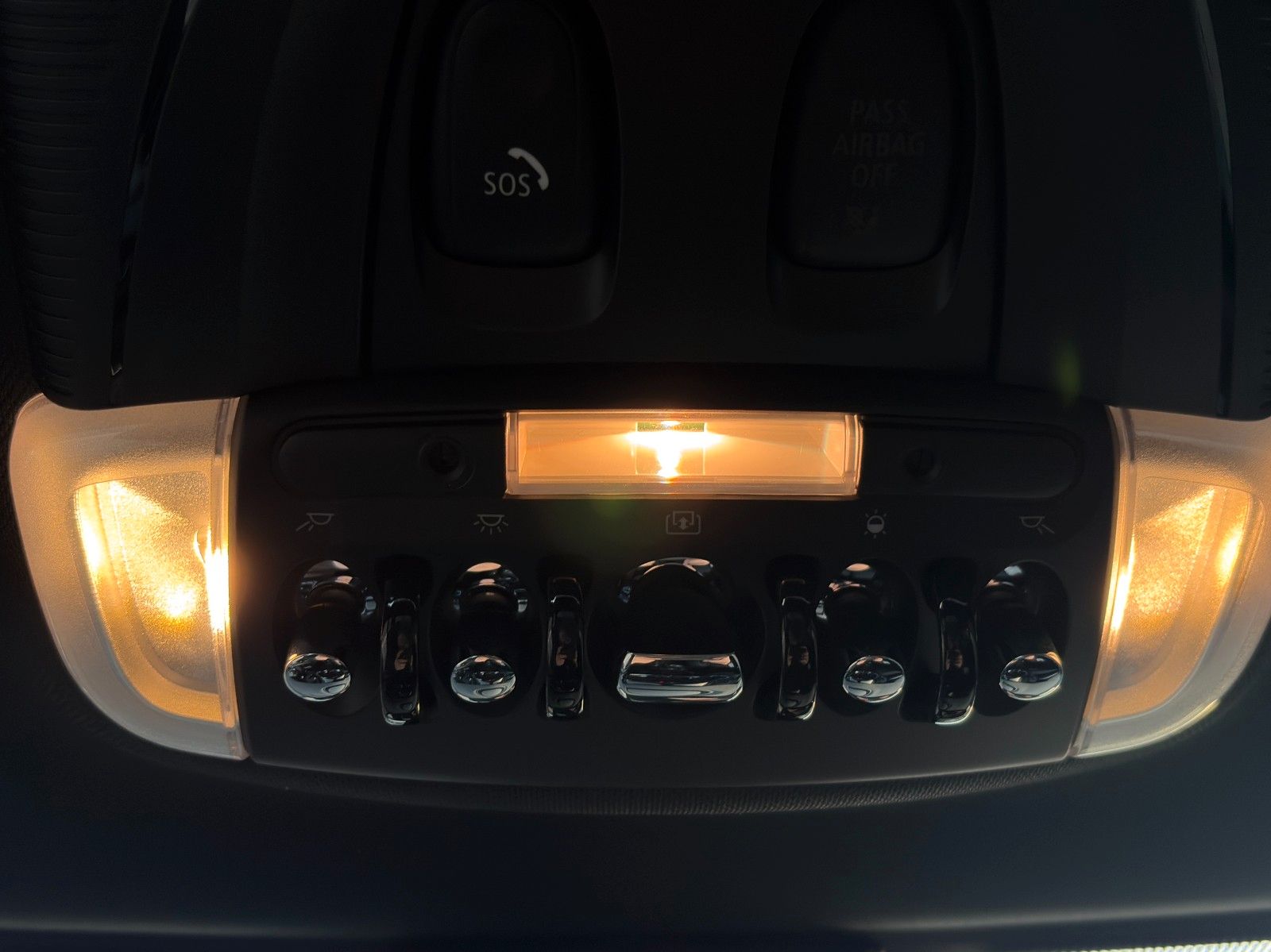 Fahrzeugabbildung MINI Cooper S Classic Trim Leder PANO LHZ SHZ BT PDC