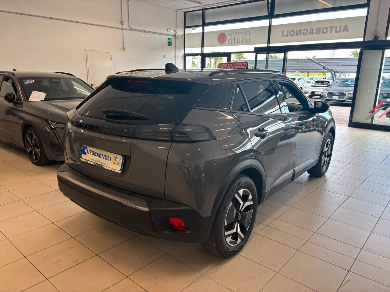 Other Peugeot 2008 ALLURE motore elettrico 156 CV 54 k imagem 3