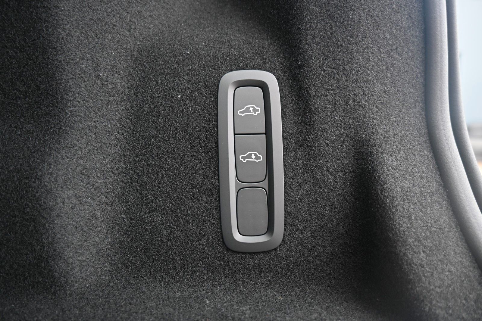 Fahrzeugabbildung Volvo XC60 B4 D AWD Ultimate Dark*STDHZG*360°*LUFT*ACC