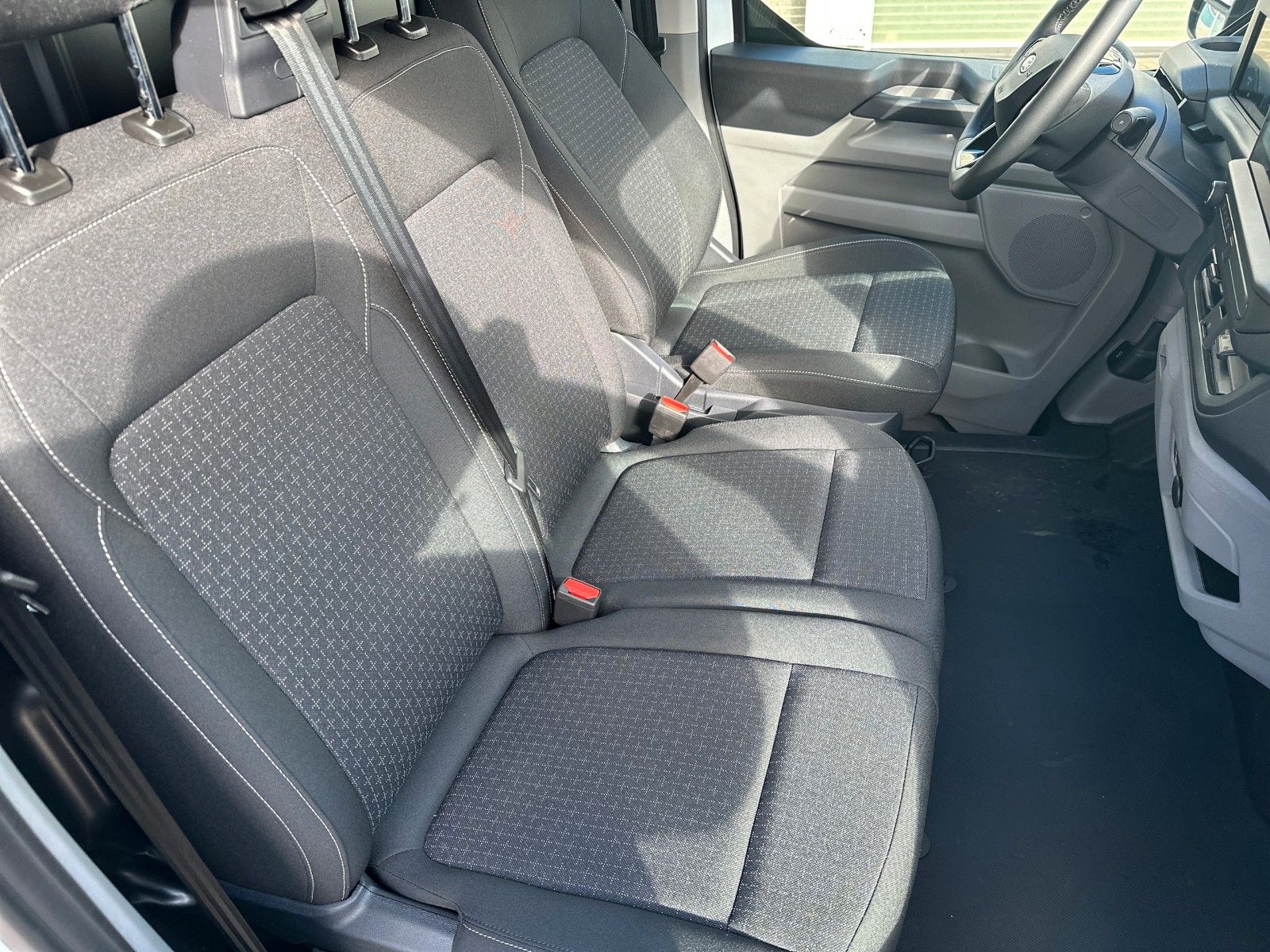 Fahrzeugabbildung Ford Transit Custom Kasten PHEV Trend, TECHNOLOGIEPAK