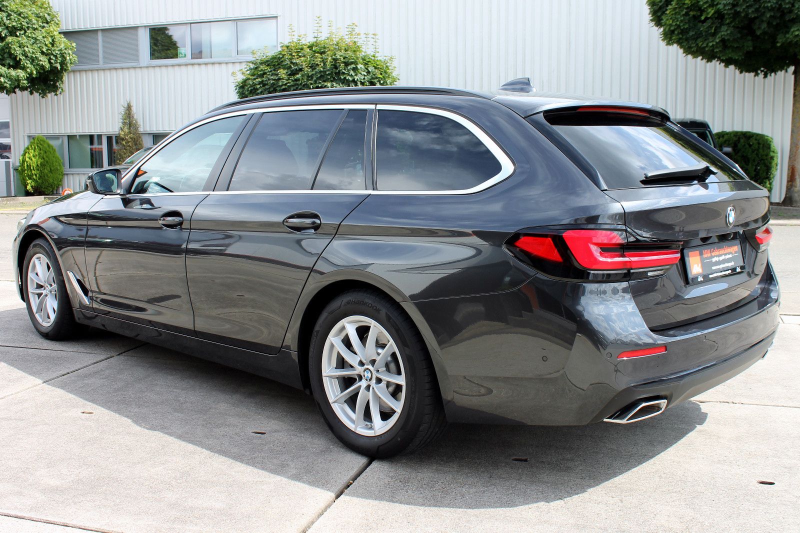 Fahrzeugabbildung BMW 520d Touring Aut. LED ACC KAM PANO HUD AHK StHz