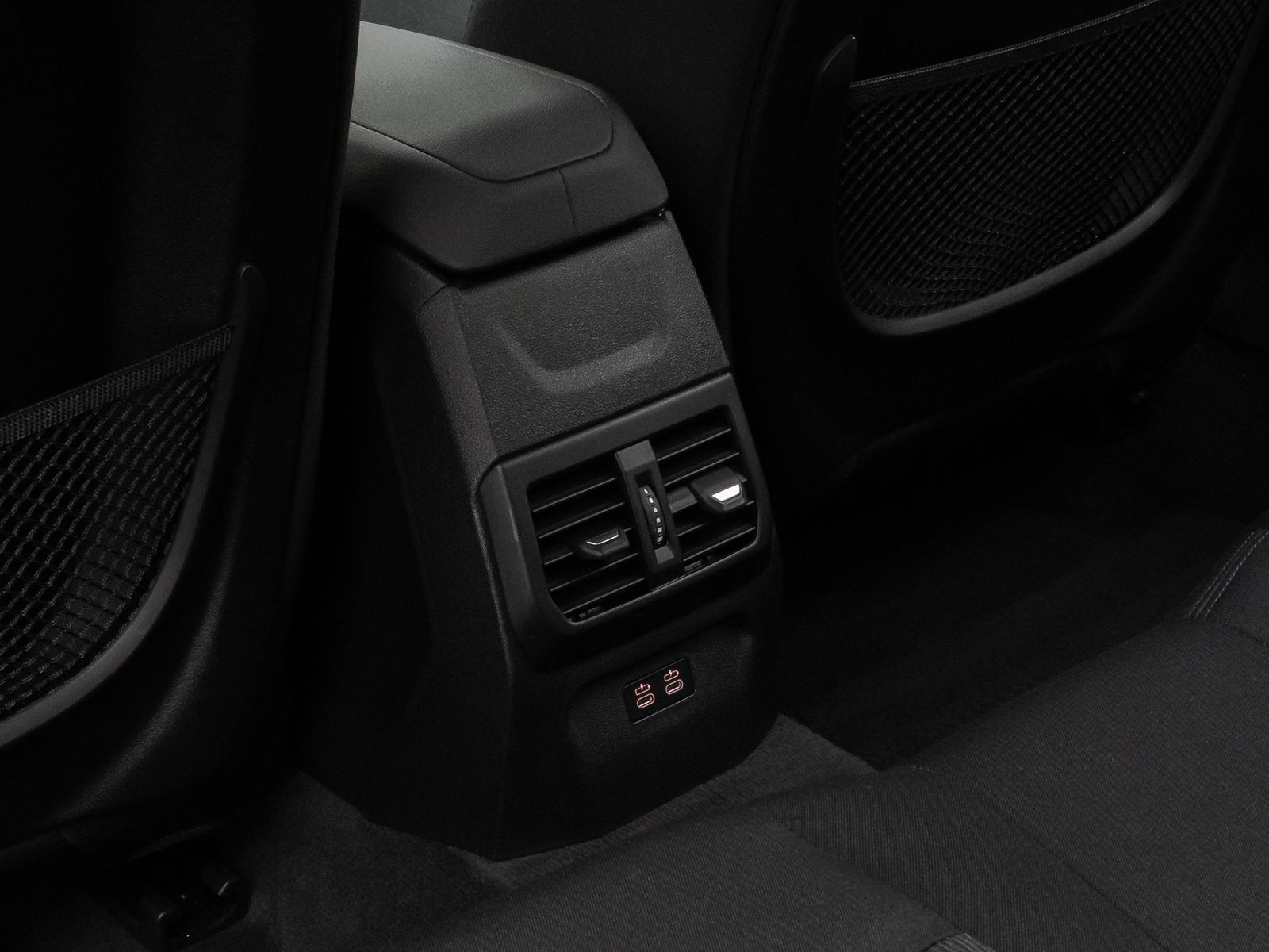 Fahrzeugabbildung BMW 118i GeschwindigReg Kamera DAB FernlichtAss LED