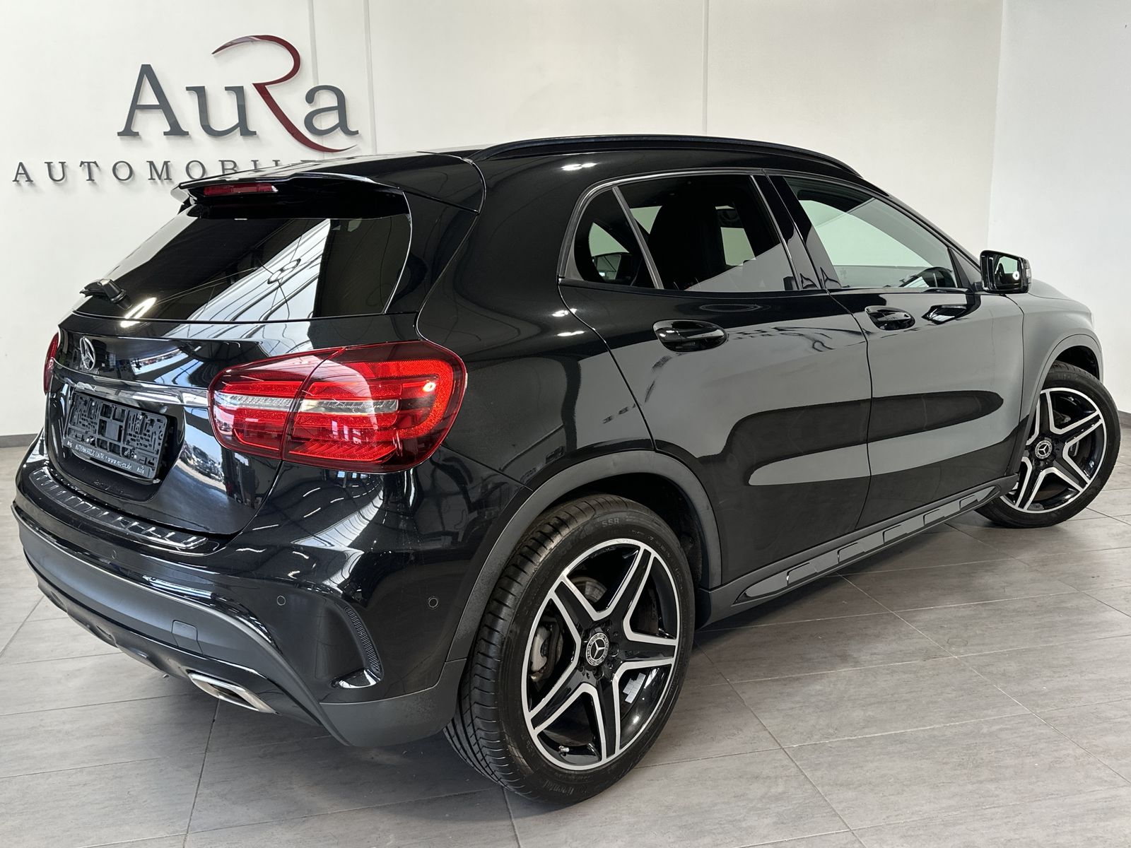 Fahrzeugabbildung Mercedes-Benz GLA 250 AMG-Line DCT NAV+LED+SHZ+KAM+NIGHT-PAKET
