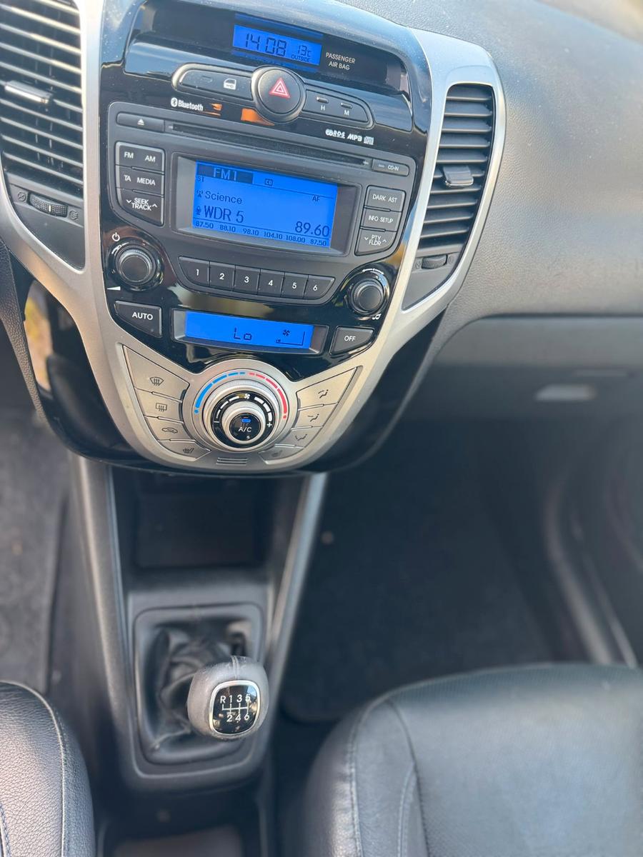Hyundai ix20 2011 — photo 18