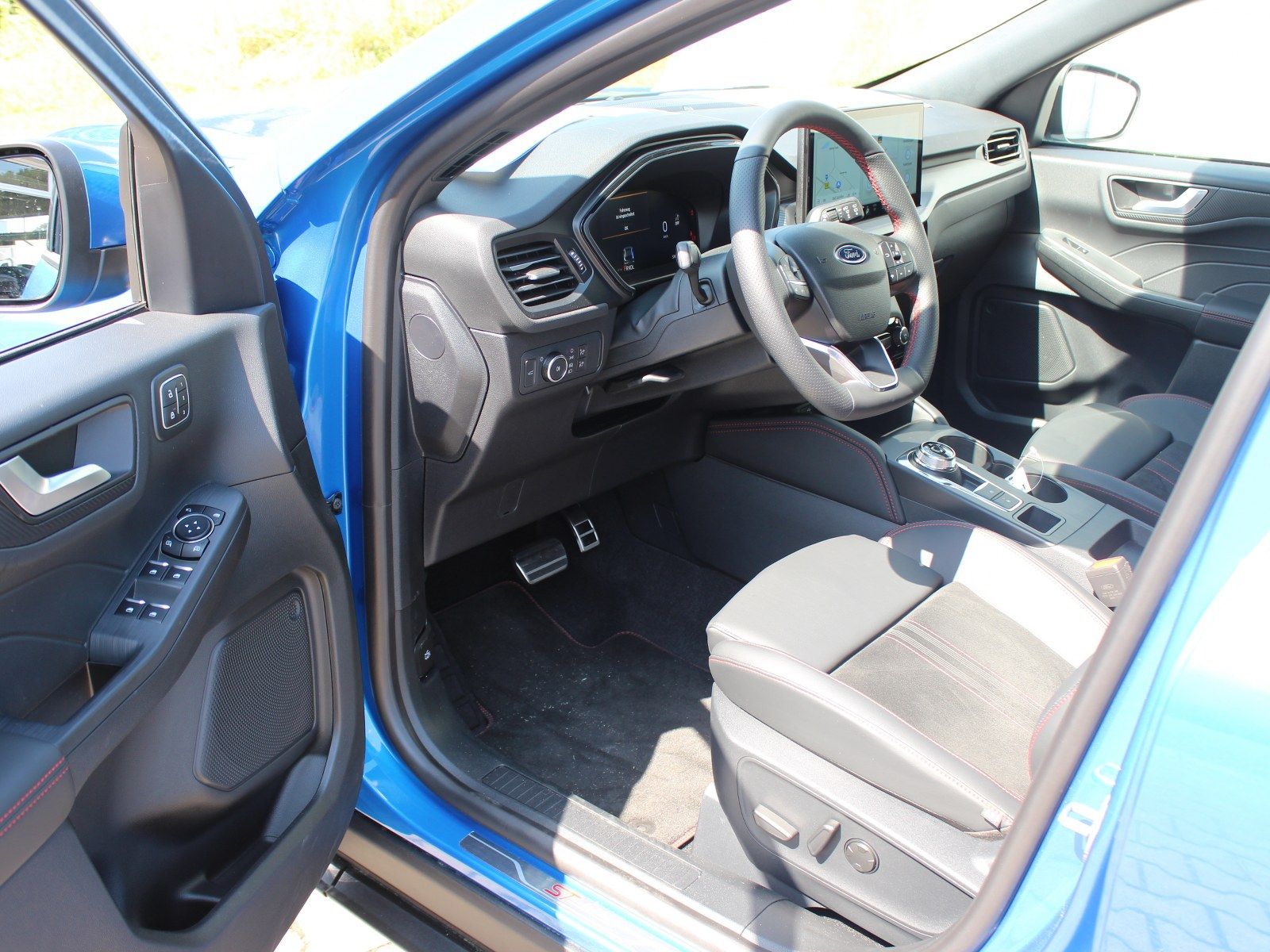 Fahrzeugabbildung Ford Kuga Hybrid ST-Line X