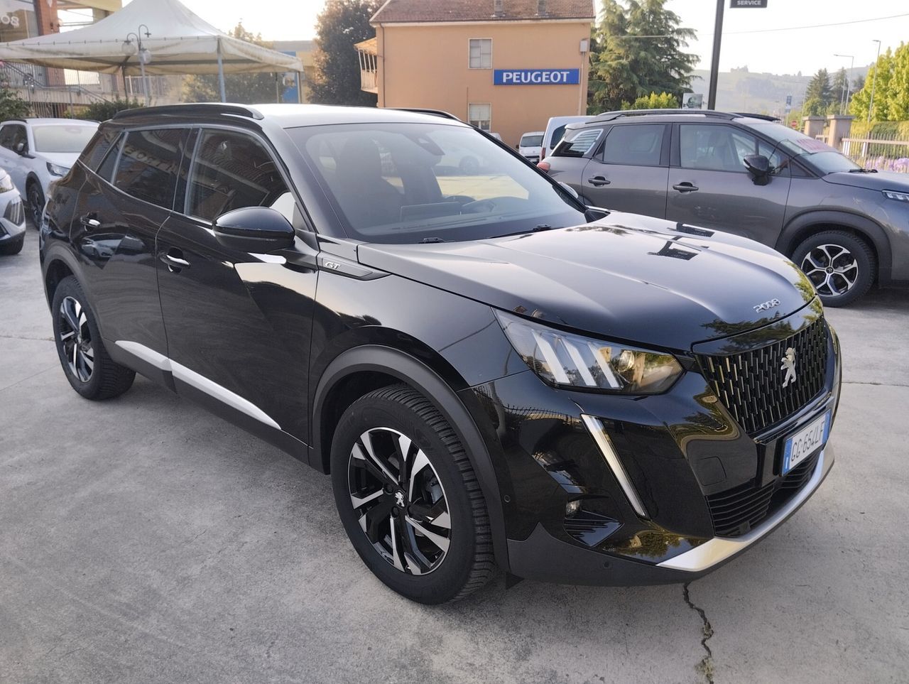 Peugeot 2008 PureTech 130 S&S GT imagem 2
