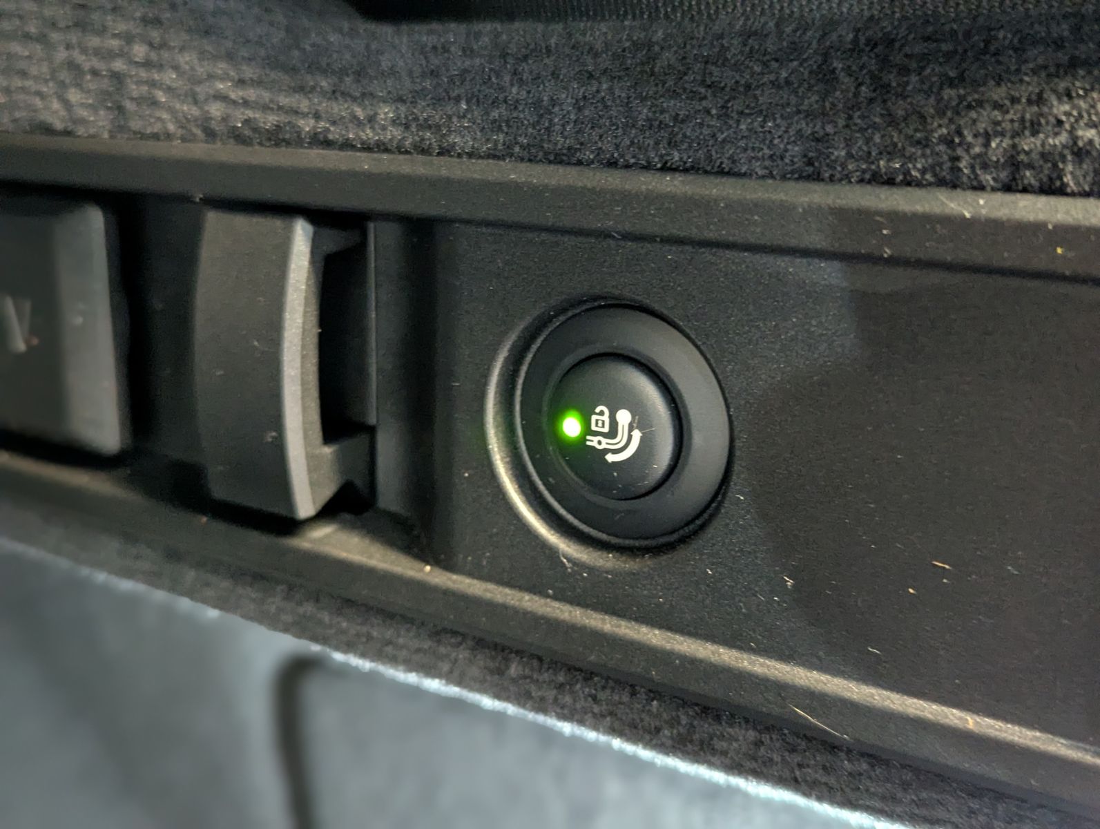 BMW 330 d xD M-Sport Pano LED-adaptiv ACC AHK - Image 21