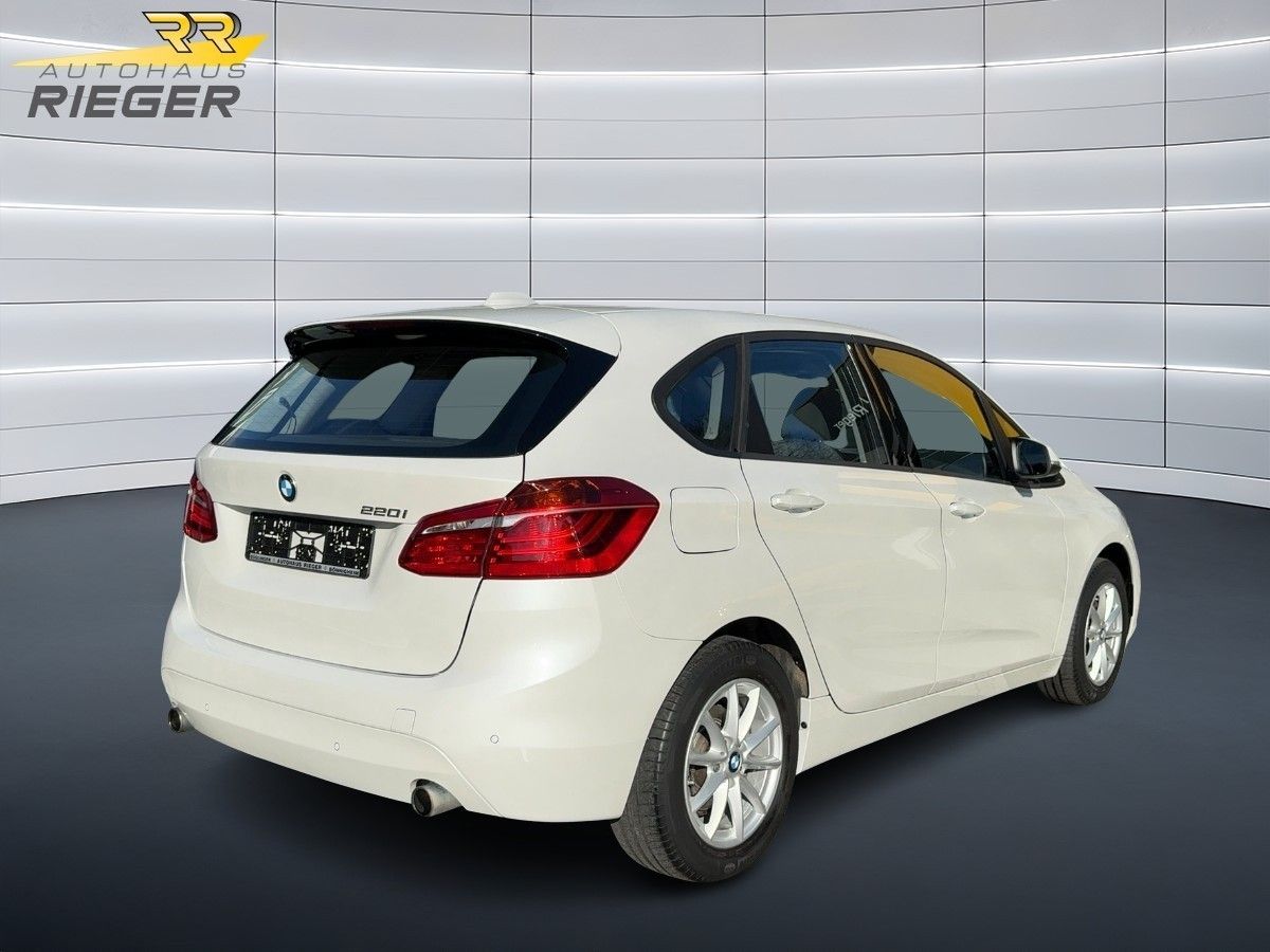 Fahrzeugabbildung BMW 220 Active Tourer Active Tourer (F45) 220 i