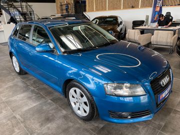 Audi A3 Sportback 1.6 Attraction *TEMPOMAT*SZHZ*KLIMA