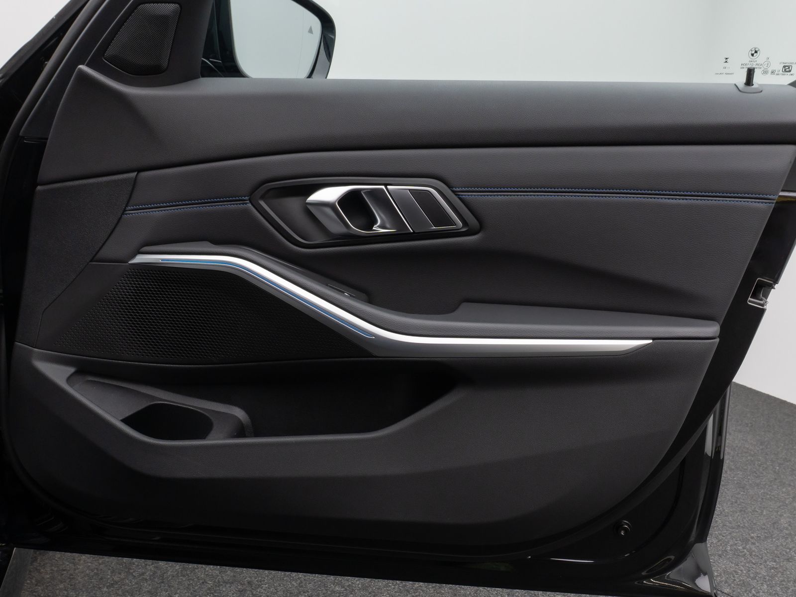 Fahrzeugabbildung BMW 330e M Sport Kamera DAB HiFi Lenkrhzg Alarm 19"