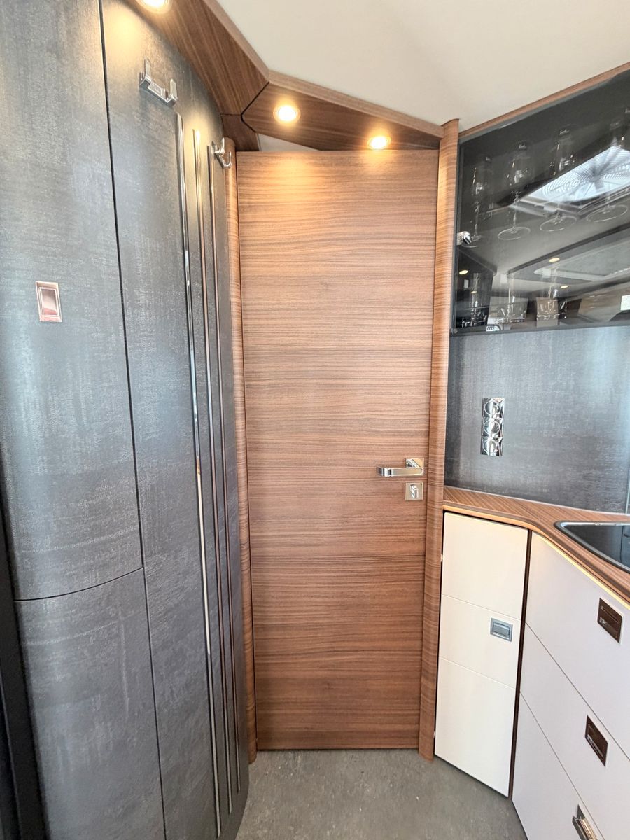 Fahrzeugabbildung Carthago chic c-line I 4.9 LE L Cortina Silverline