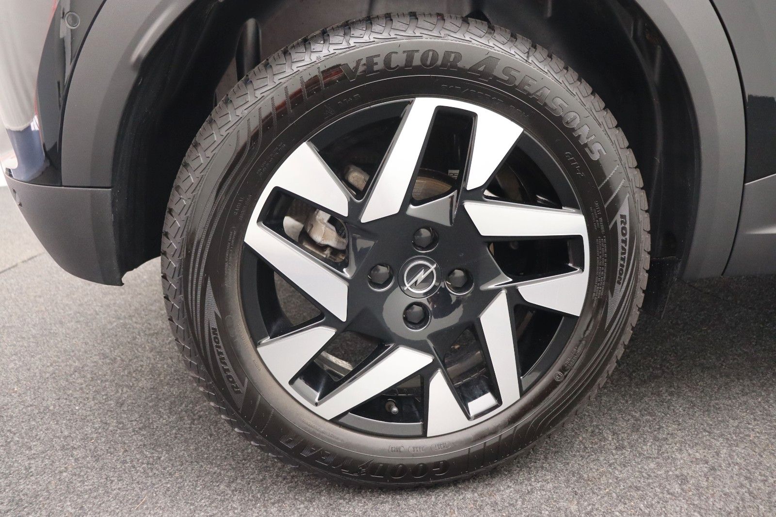 Fahrzeugabbildung Opel Mokka 1.2 Elegance LED KAMERA PDC