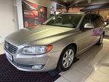 Volvo V70 D2 Kinetic*TÜV NEU*NAVI*LEDER*XENON*AHK*SHFT - Volvo V70 mit Diesel-Antrieb