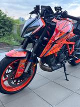 KTM Super Duke 1290 R EVO Tech Pack Carbonteile - KTM MOTORRAD