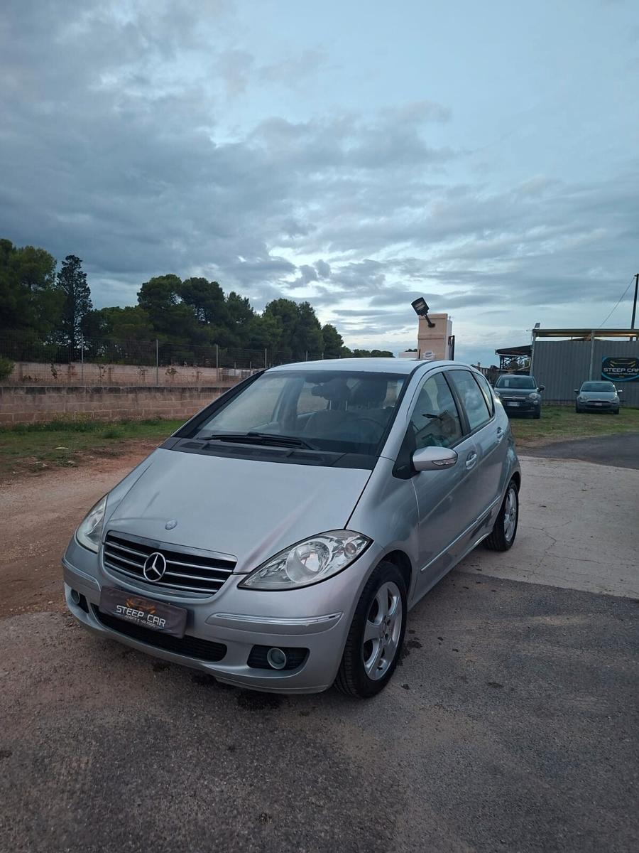 Mercedes-Benz A 180