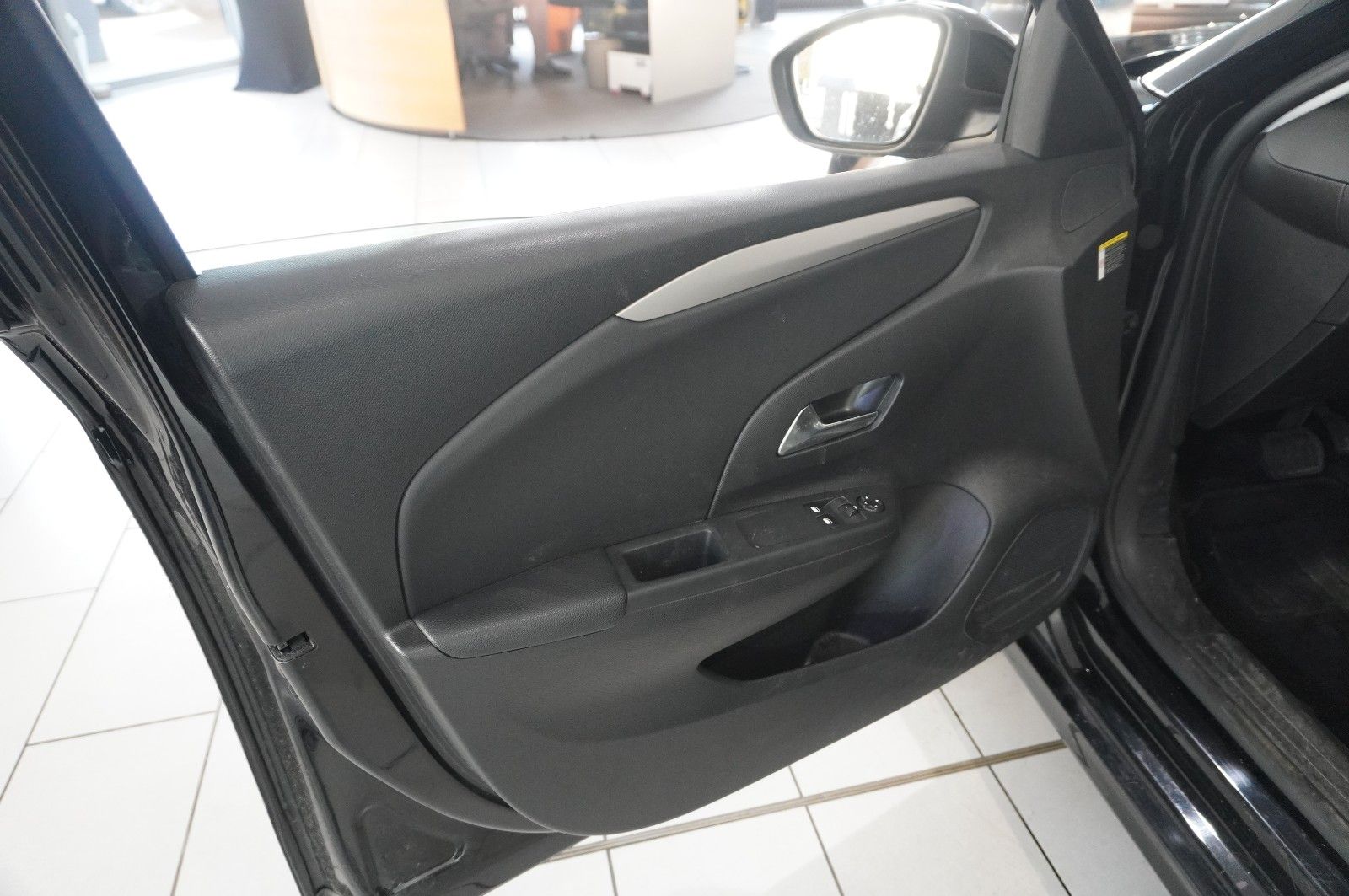 Fahrzeugabbildung Opel Corsa-e F EDITION 1-PHASIG NAVI/VIRT./SPORT/DAB+