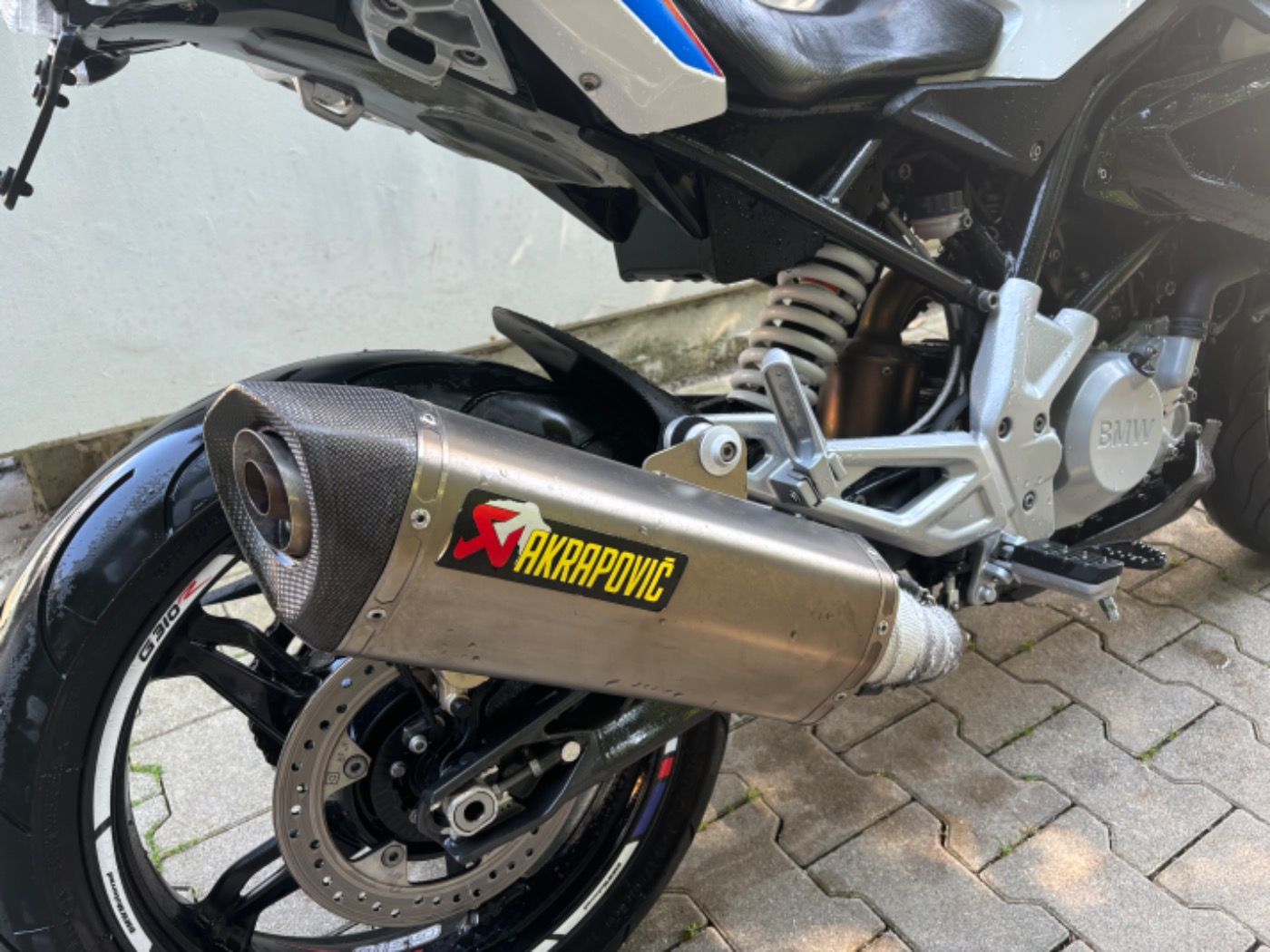 Fahrzeugabbildung BMW G 310 R, Akrapovic, viel Zubehör