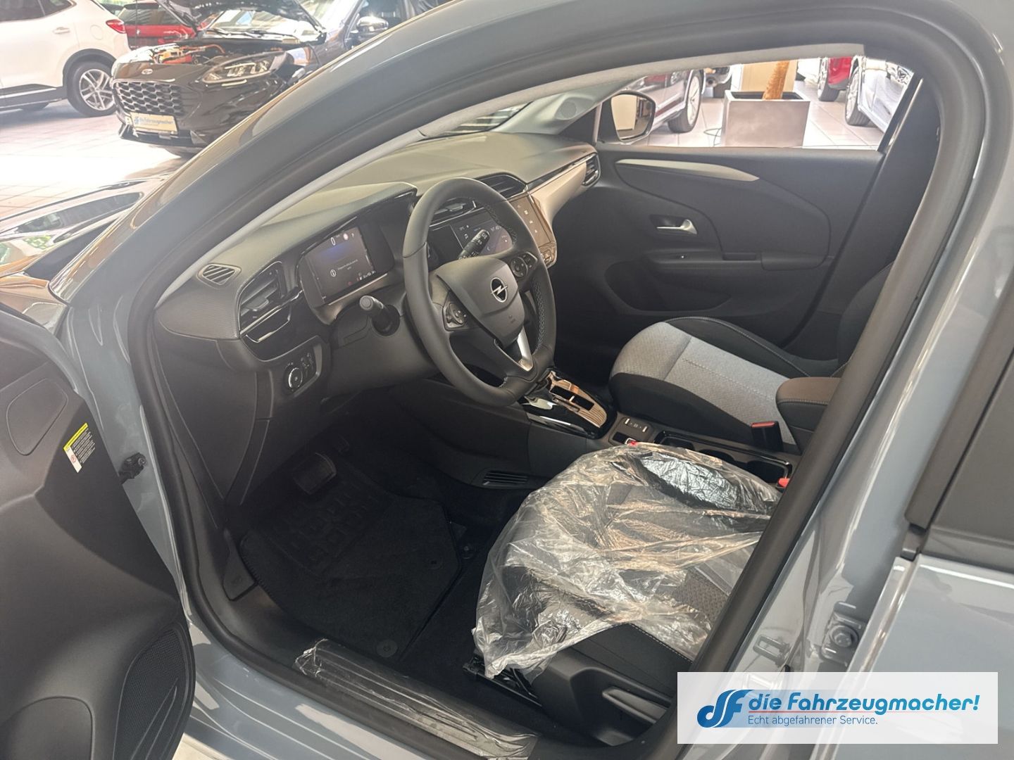 Fahrzeugabbildung Opel Corsa-e Edition Digitales Cockpit Sitzhzg LED Ap