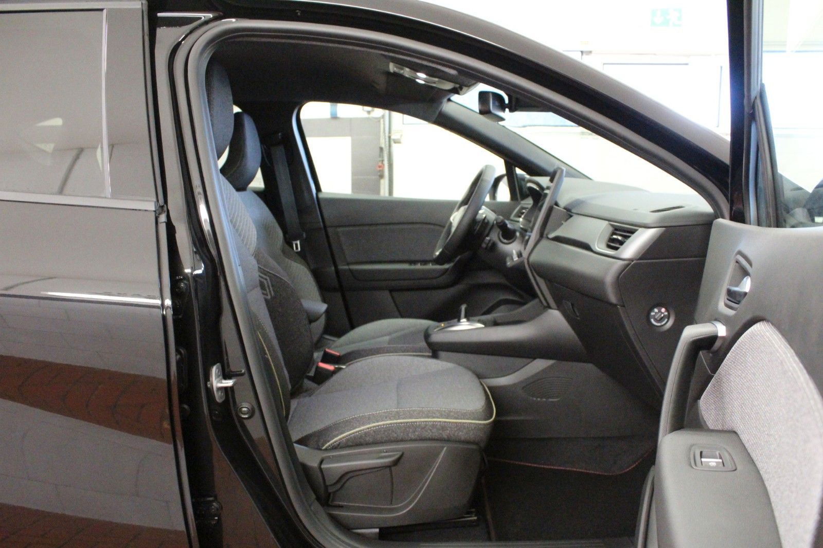 Fahrzeugabbildung Renault Captur Mild Hybrid 140 EDC Techno*Safety Paket*