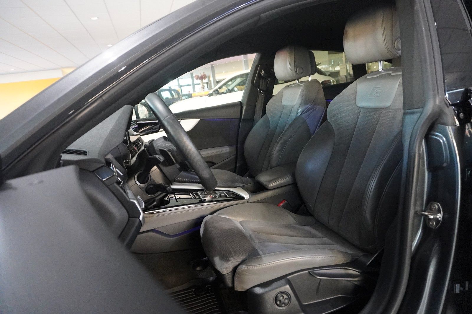 Fahrzeugabbildung Audi A5 Sportback 45 TFSI QUATTRO S-LINE NAVI/MATRIX