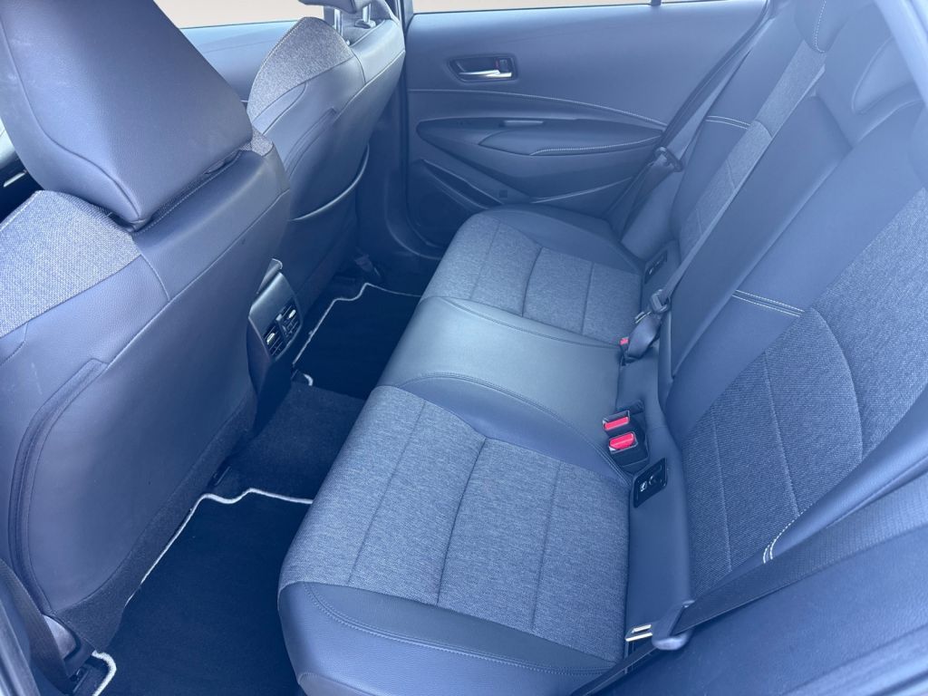 Fahrzeugabbildung Toyota Corolla 1.8 Hybrid Touring Sports Team Deutschla