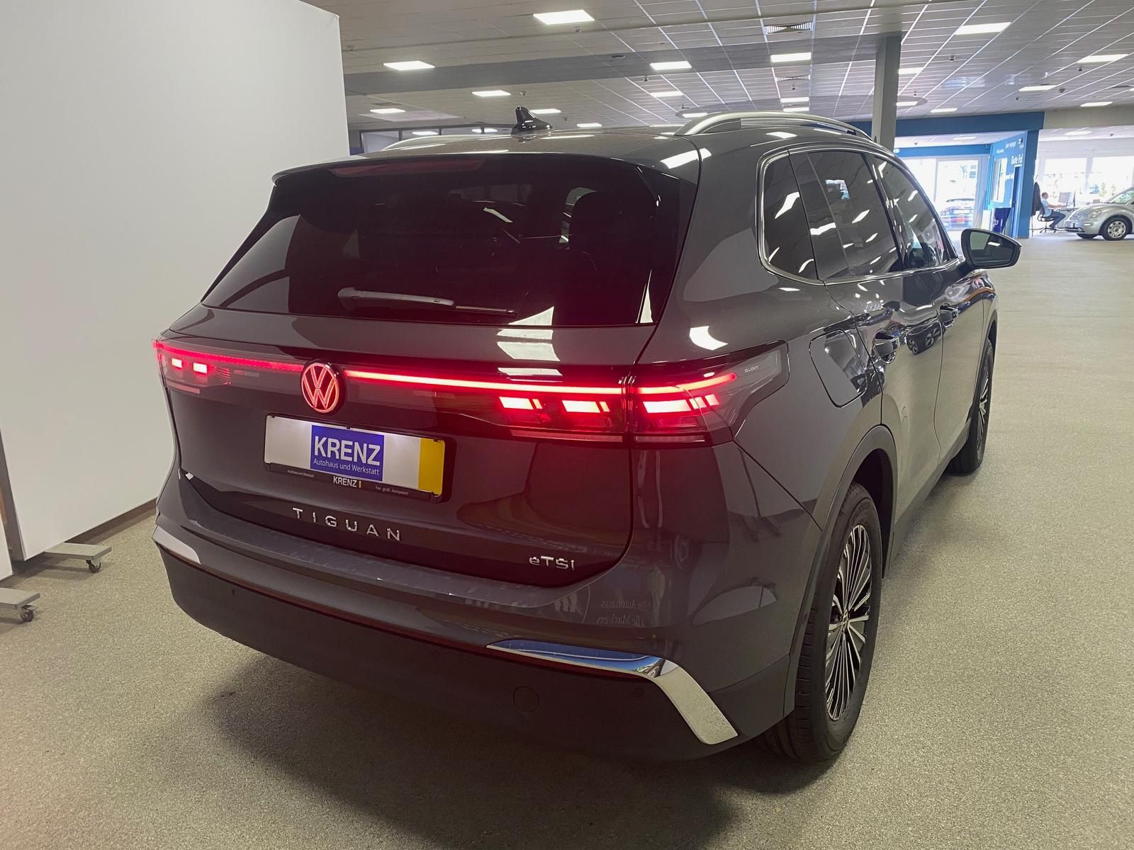 Fahrzeugabbildung Volkswagen Tiguan 1.5 eTSI+Elegance+AHK+NAVI+360 KAMERA+HUD
