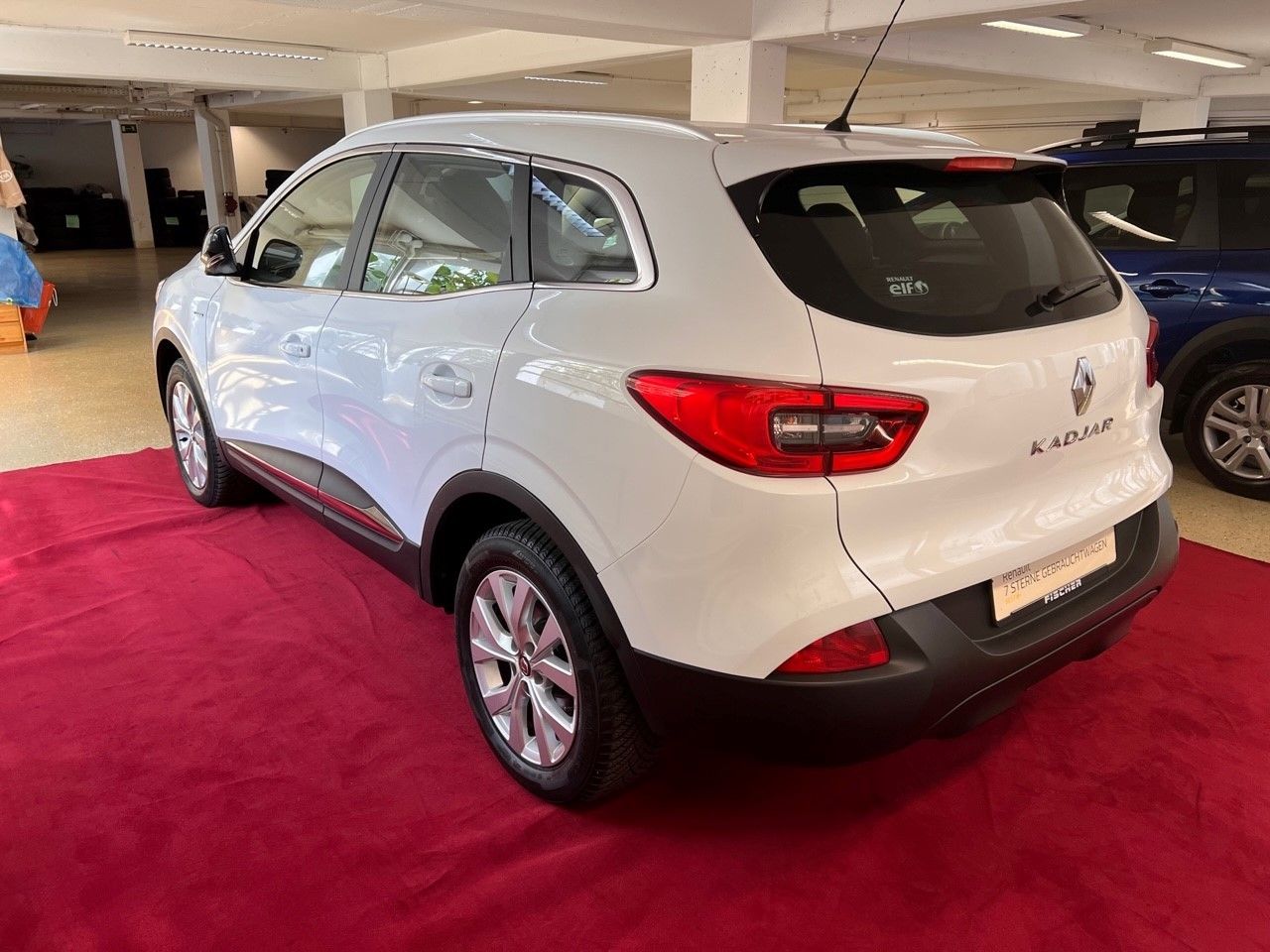Fahrzeugabbildung Renault Kadjar Limited TCe 130 Allwetterreifen