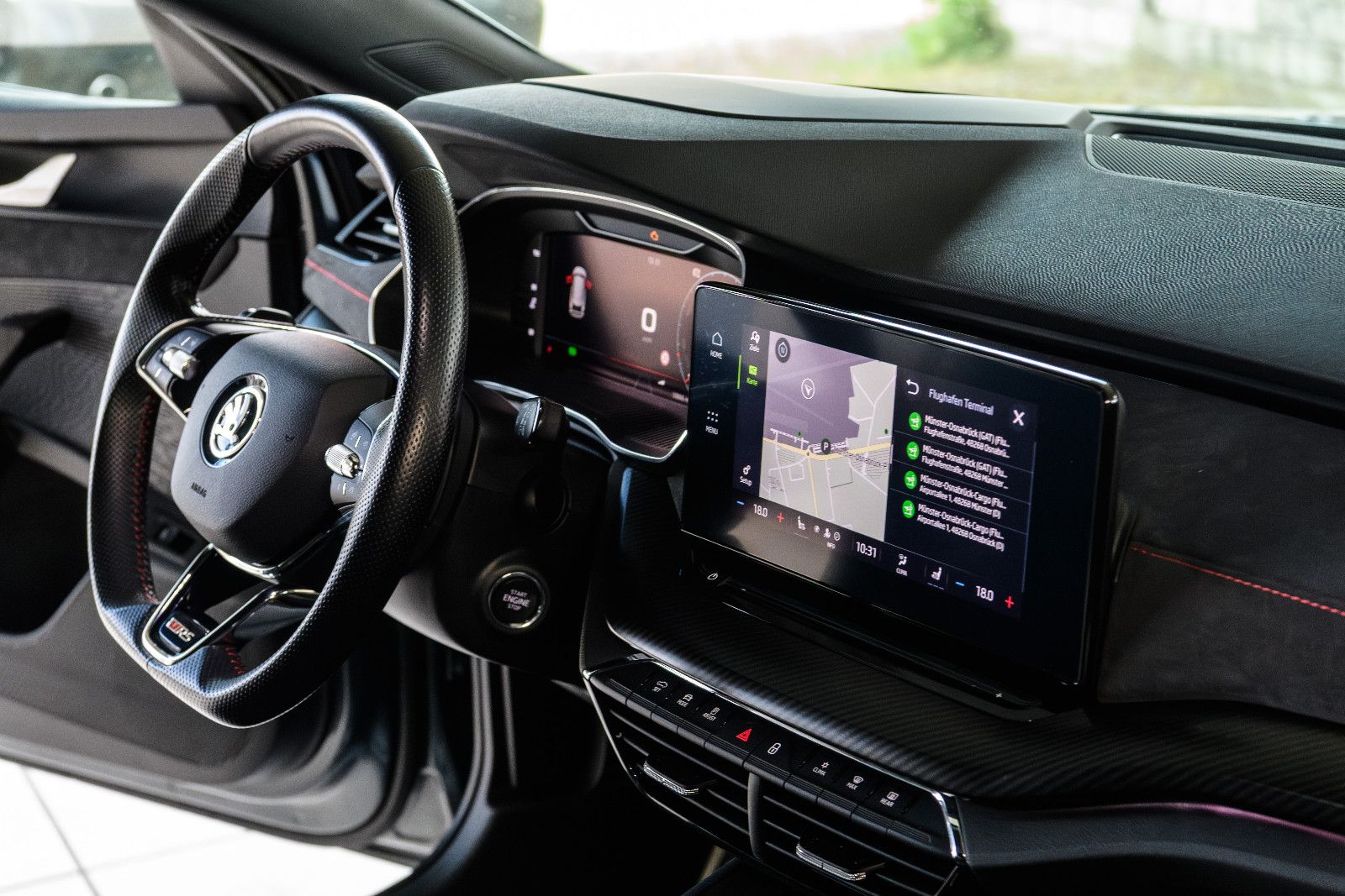 Fahrzeugabbildung SKODA Octavia 2.0 TSI DSG RS COMBI NAVI/ACC/AHK/SZH