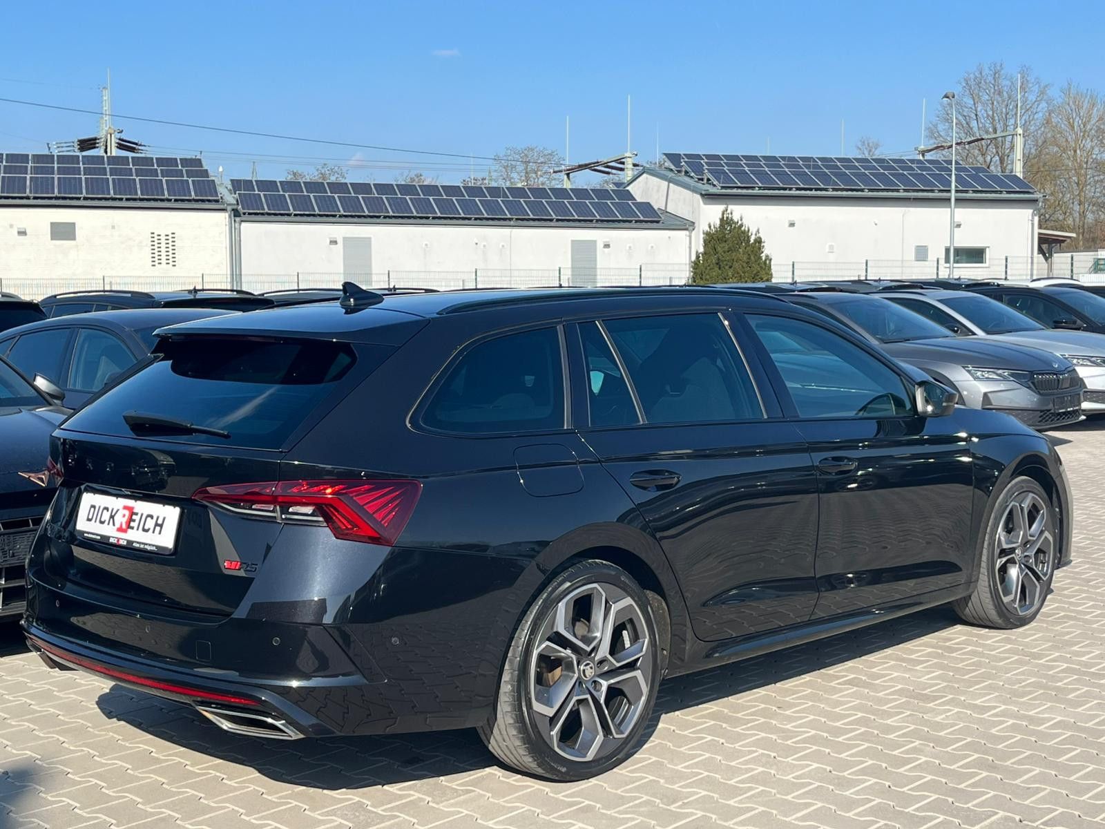 Fahrzeugabbildung SKODA Octavia 2.0 TDI RS DSG AHK*LED*19"HUD*KAMERA*ACC