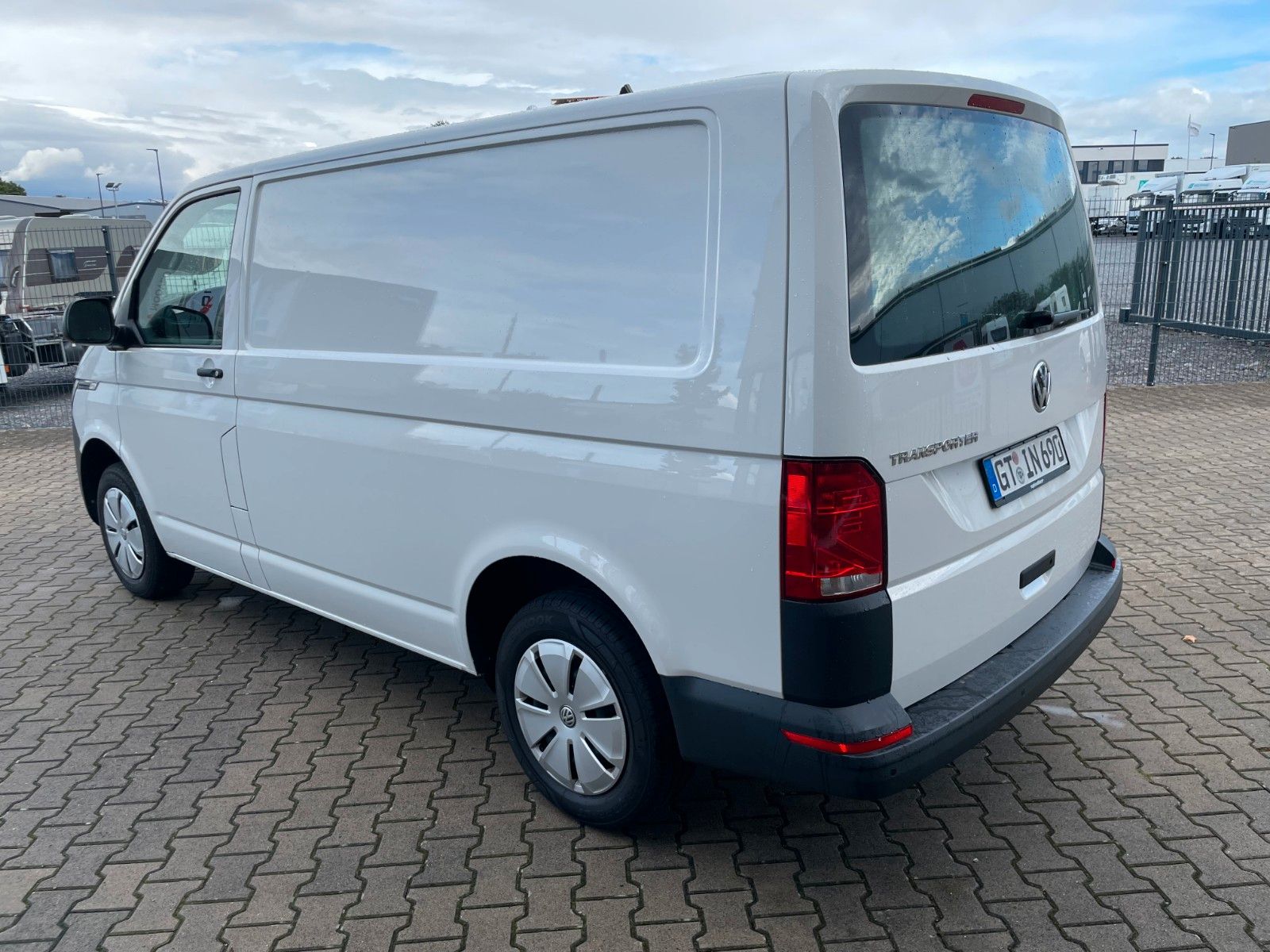 Fahrzeugabbildung Volkswagen T 6.1 Transporter  2.0 TDI  Klima PDC
