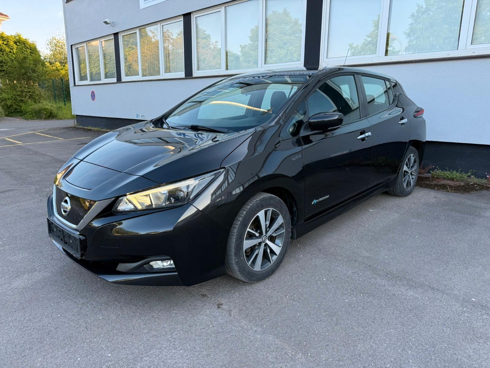 Nissan Leaf 40 kWh | 1.Hand | Voll-Assistenz | Kamera
