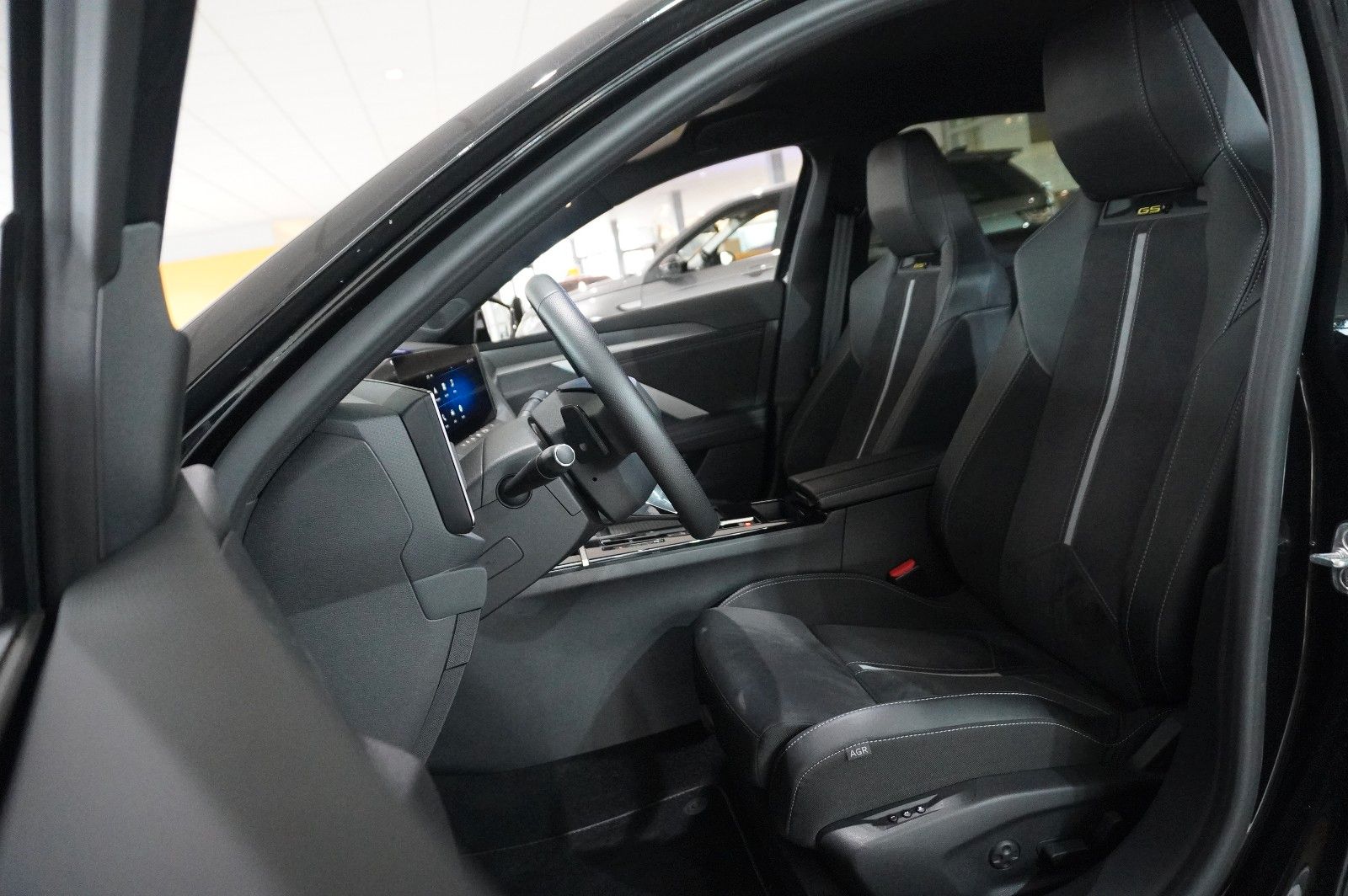 Fahrzeugabbildung Opel Astra L Lim. 1.6T PHEV GSe NAVI/LED/360°/SPORT