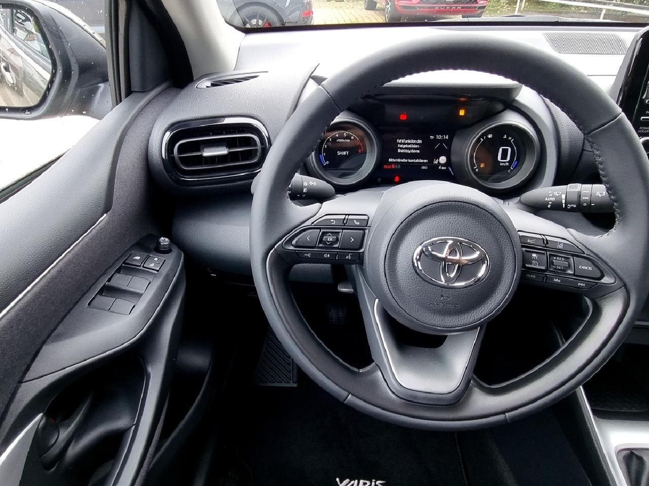 Fahrzeugabbildung Toyota Yaris 1.5 Team D + Comfort-Paket