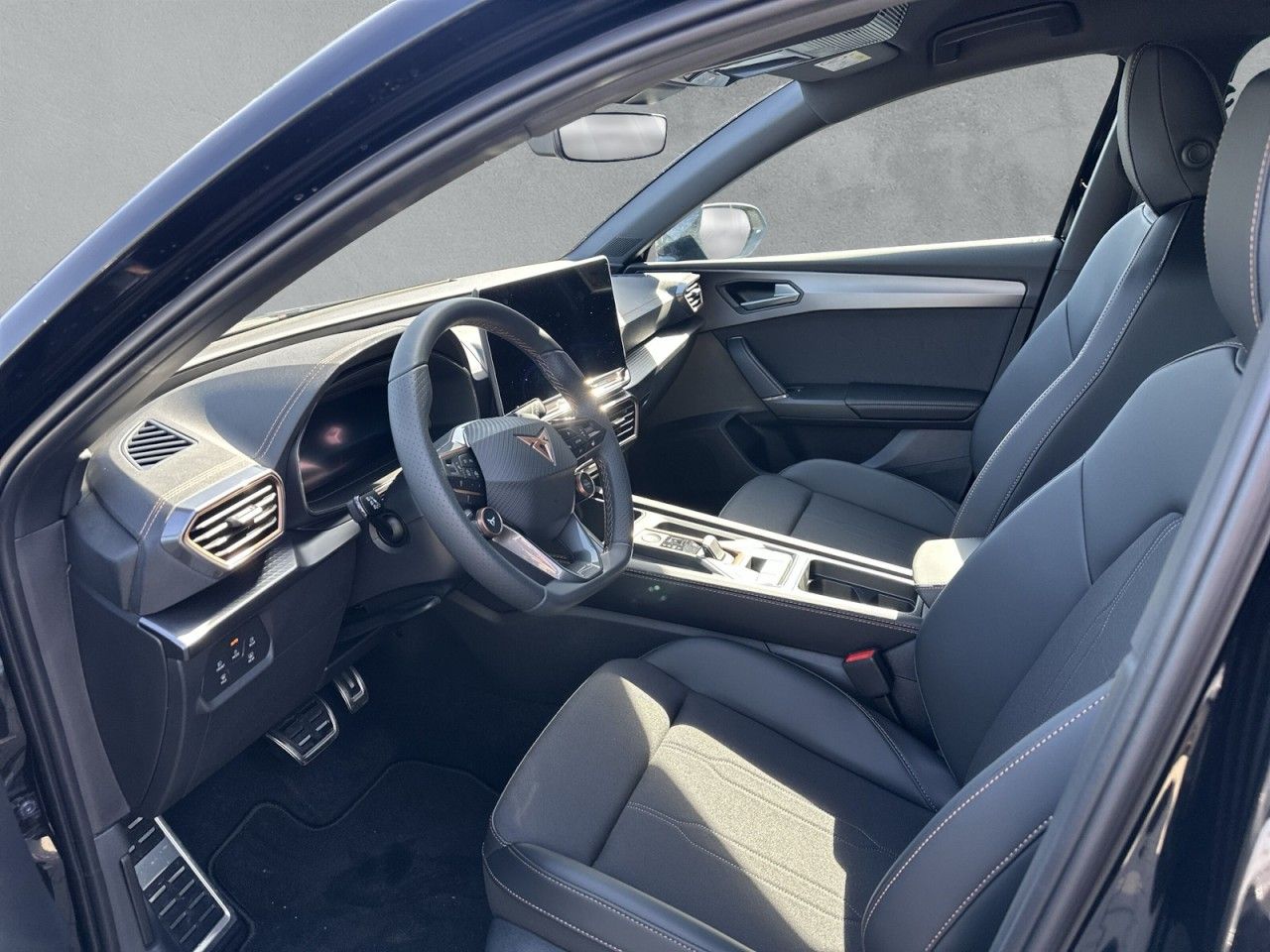 Fahrzeugabbildung CUPRA Leon 2.0 TDI 110 kW - mit KI generiert/bearbeitet