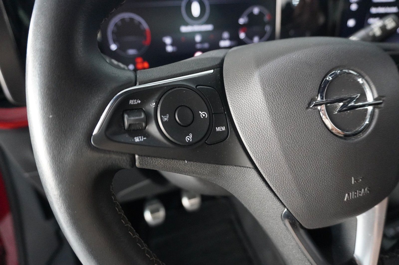Fahrzeugabbildung Opel Mokka GS SPORT 1.2T NAVI/LED/KAMERA/SPORT/DAB+